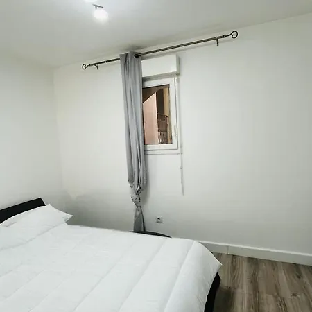 Avec Terrasse, 2 Chambres, Parking Prive, A 2km De La Plage - L'ile-rousse - Fr-1-63-359