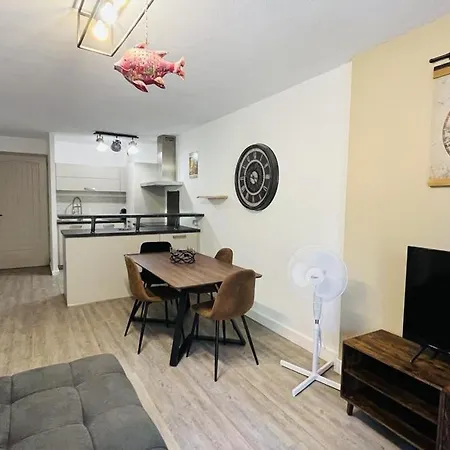 Avec Terrasse, 2 Chambres, Parking Prive, A 2km De La Plage - L'ile-rousse - Fr-1-63-359 *